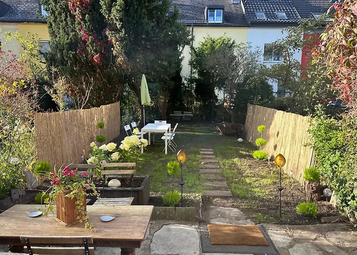 Casa de Férias The Peaceful Garden Family With Free Parking