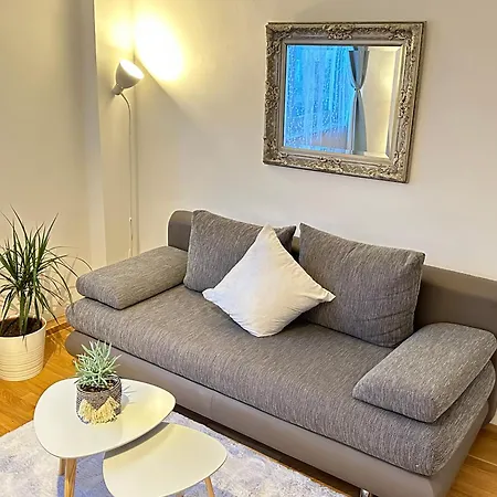 The Peaceful Garden Family With Free Parking Vakantiehuis