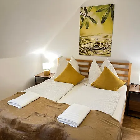 The Peaceful Garden Family With Free Parking Vakantiehuis *