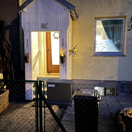 The Peaceful Garden Family With Free Parking 別荘 *