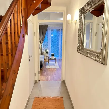 The Peaceful Garden Family With Free Parking 別荘 *